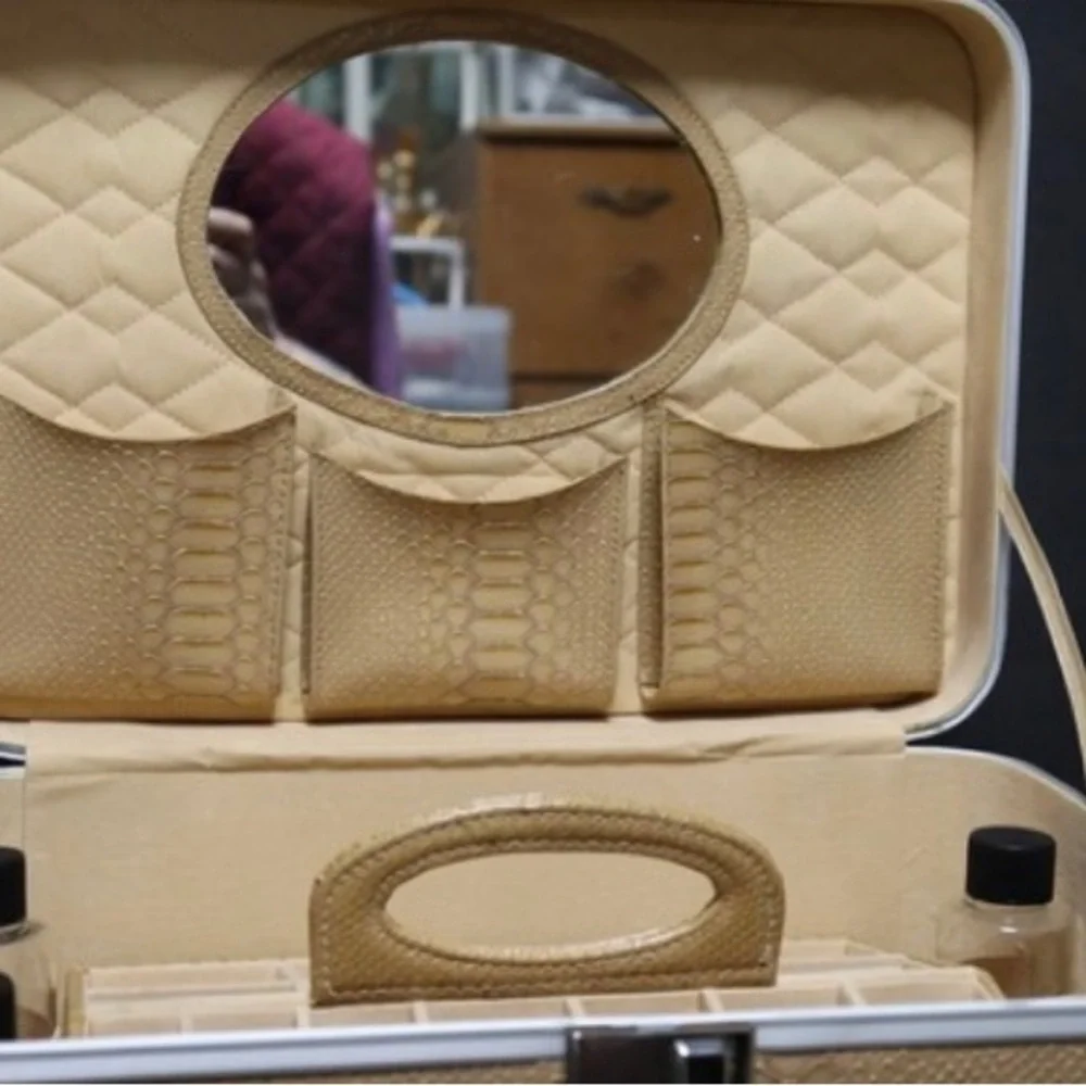 Makeup Case Vintage New? w/mirror removable tray & 4 plastic bottles with lids